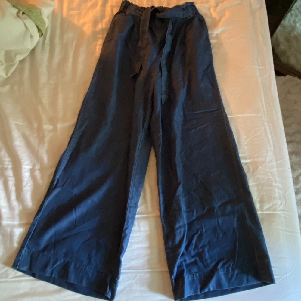 Flare leg pants with belt